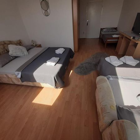 Pansion Brod Bed & Breakfast ภายนอก รูปภาพ